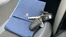 Peugeot 2008 1.2 PureTech 130 Allure Premium 5dr Petrol Estate